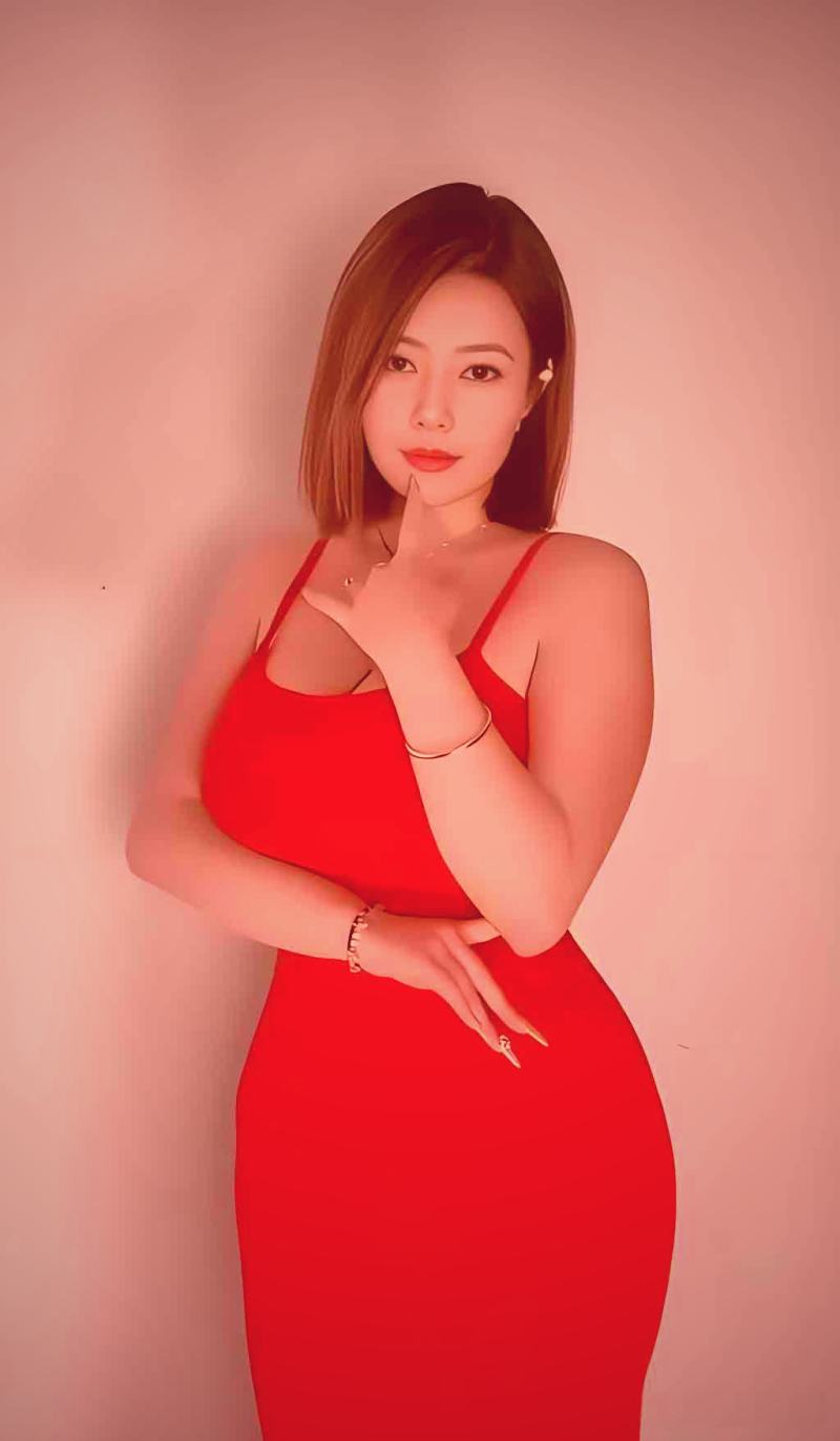 爱液视频精选主播才艺大赏节目现场，主播正在进行才艺表演